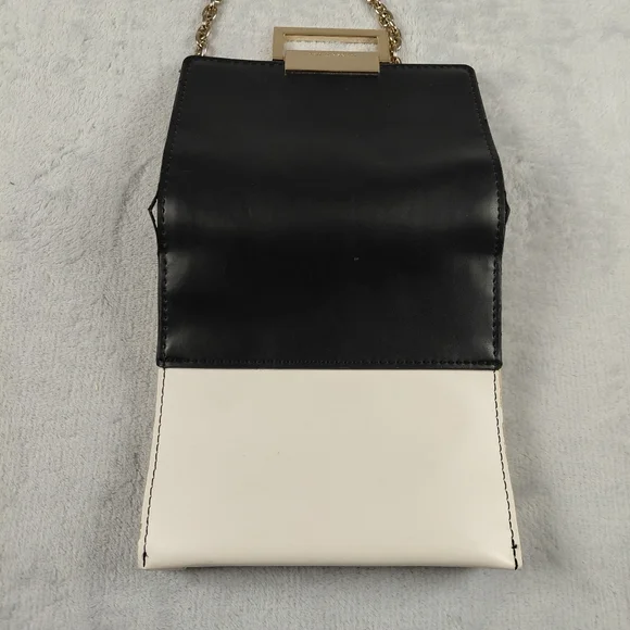 Ivanka Trump Small Purse - Picture 6 of 13